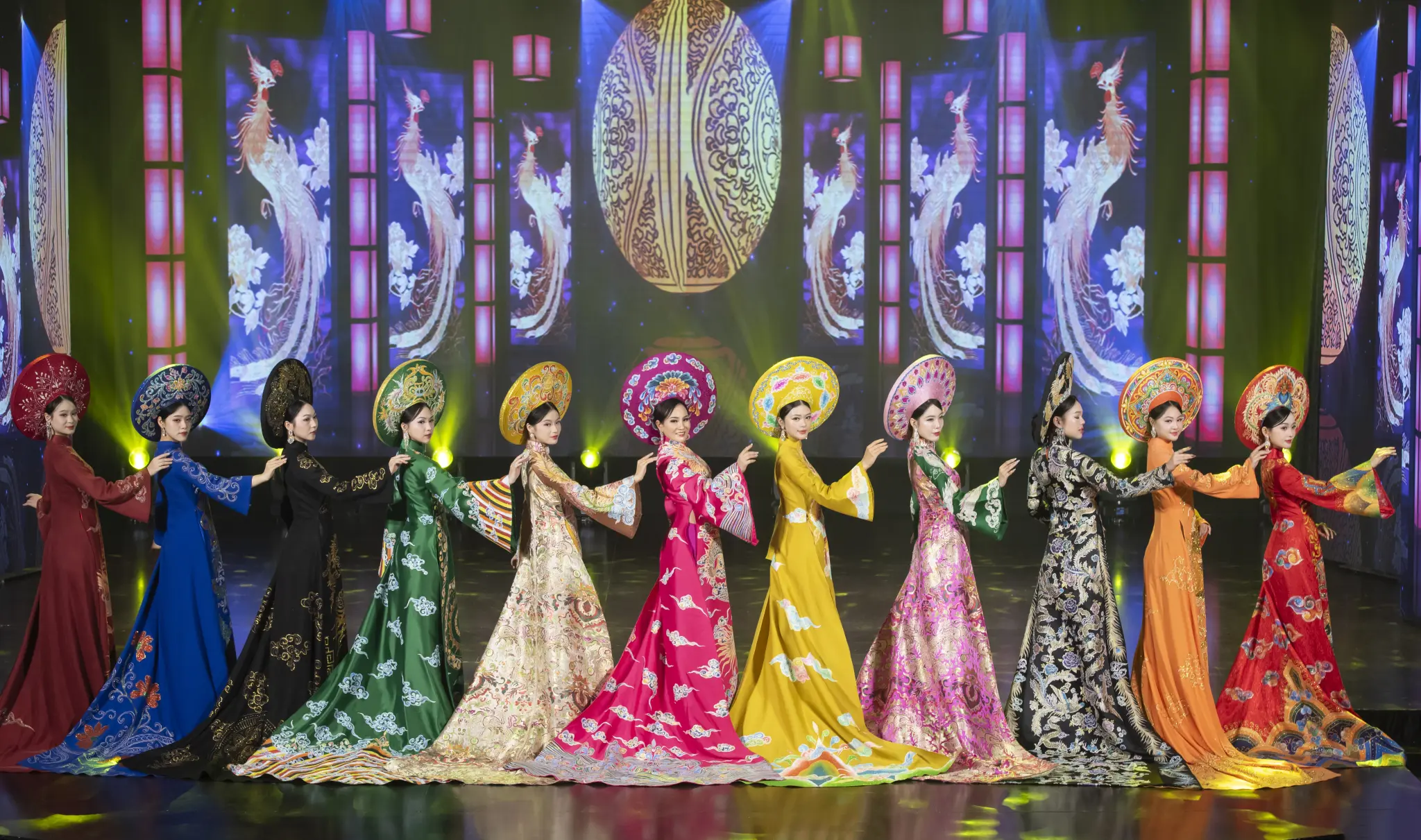 Read more about the article 【ダナン】アオザイショー「Áo Dài Show」