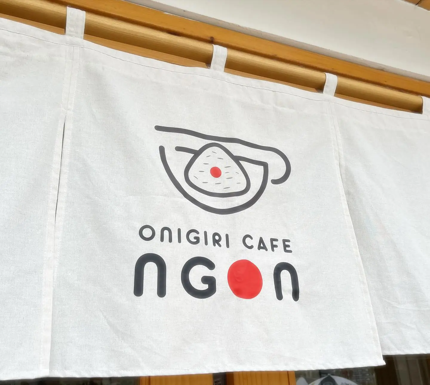 Read more about the article 【おにぎりカフェ・ンゴーン（ONIGIRI CAFE NGON）】ダナンで絶品おにぎりが味わえる